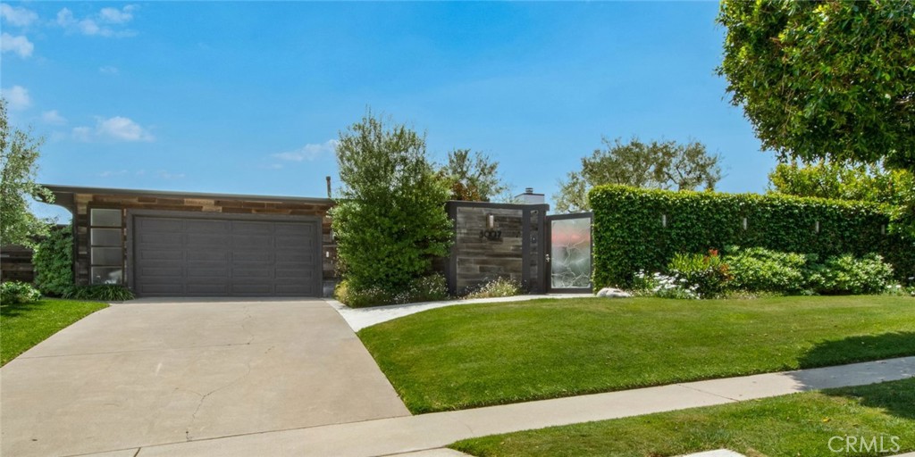Beautiful 3007 Harbor View Drive - 3007 Harbor View Drive, Corona Del Mar CA 92625 - photo 1