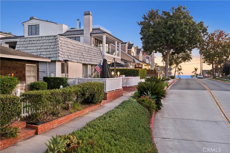310 Fernleaf, Corona Del Mar, CA 92625