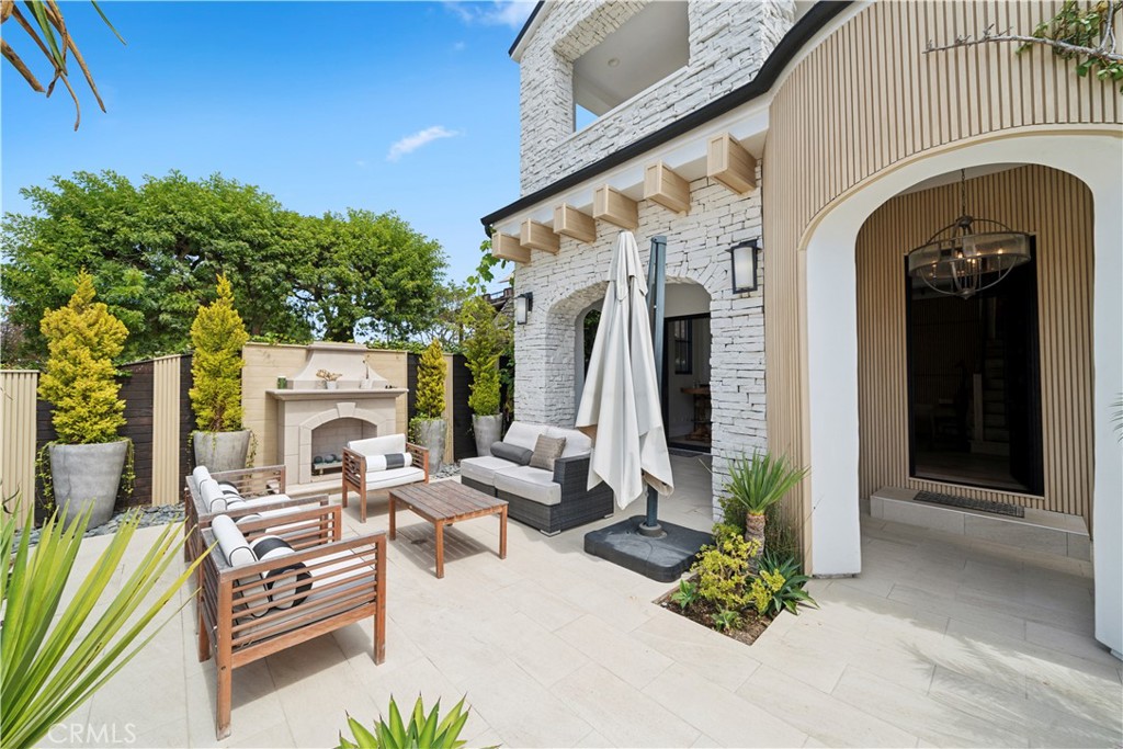 312 Carnation Avenue, Corona Del Mar CA 92625 - photo 2
