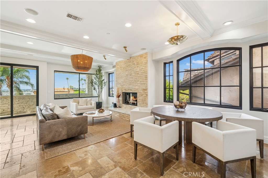 312 Carnation Avenue, Corona Del Mar CA 92625 - photo 4
