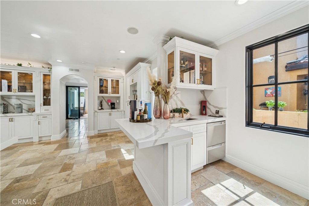 312 Carnation Avenue, Corona Del Mar CA 92625 - photo 11