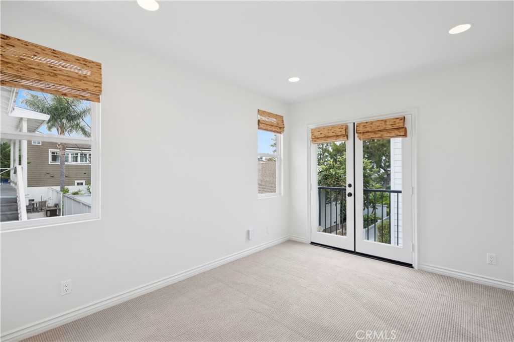 314 1/2 Larkspur Avenue, Corona Del Mar CA 92625 - photo 12