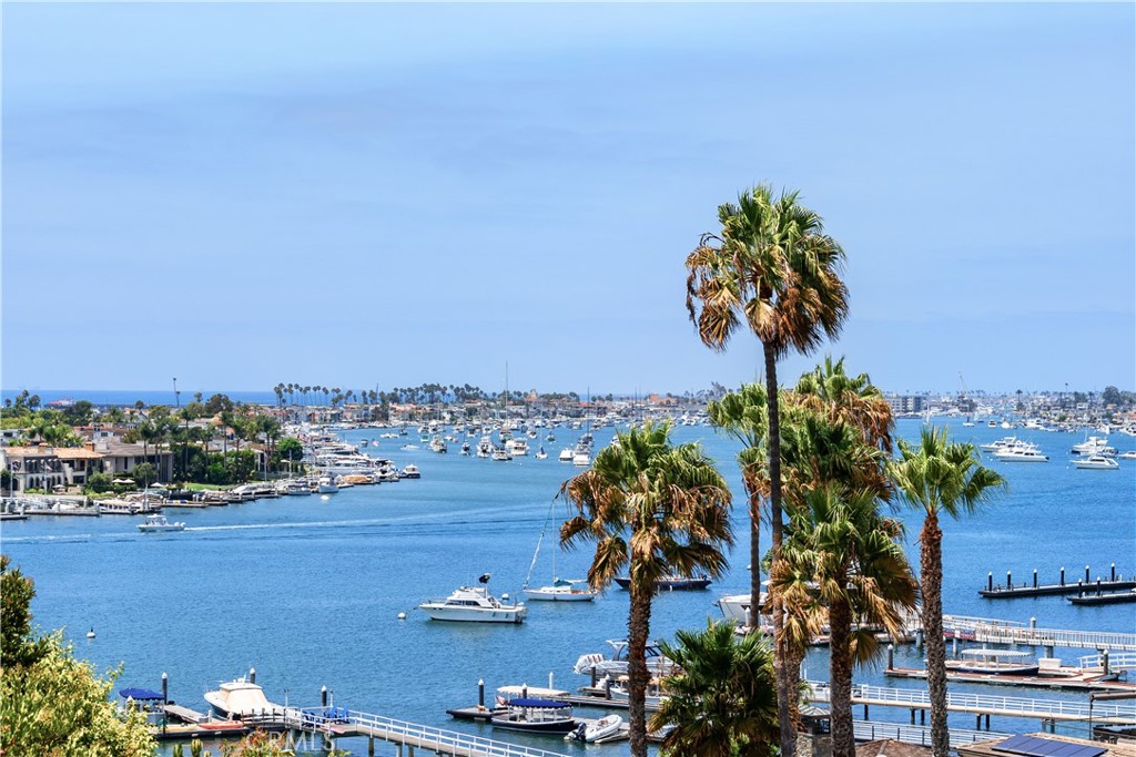 315 Carnation, Corona Del Mar CA 92625 - photo 4