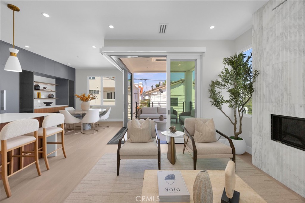 321 Larkspur Avenue 1/2, Corona Del Mar CA 92625 - photo 6
