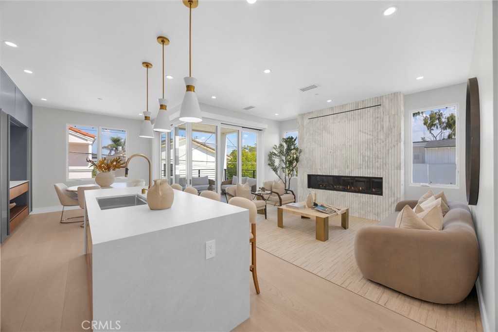 321 Larkspur Avenue 1/2, Corona Del Mar CA 92625 - photo 7