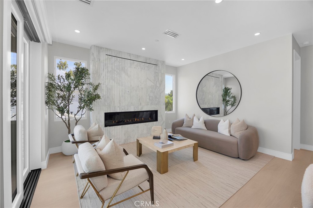 321 Larkspur Avenue 1/2, Corona Del Mar CA 92625 - photo 9