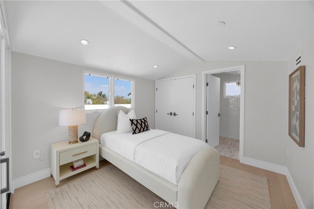 321 Larkspur Avenue 1/2, Corona Del Mar CA 92625 - photo 24