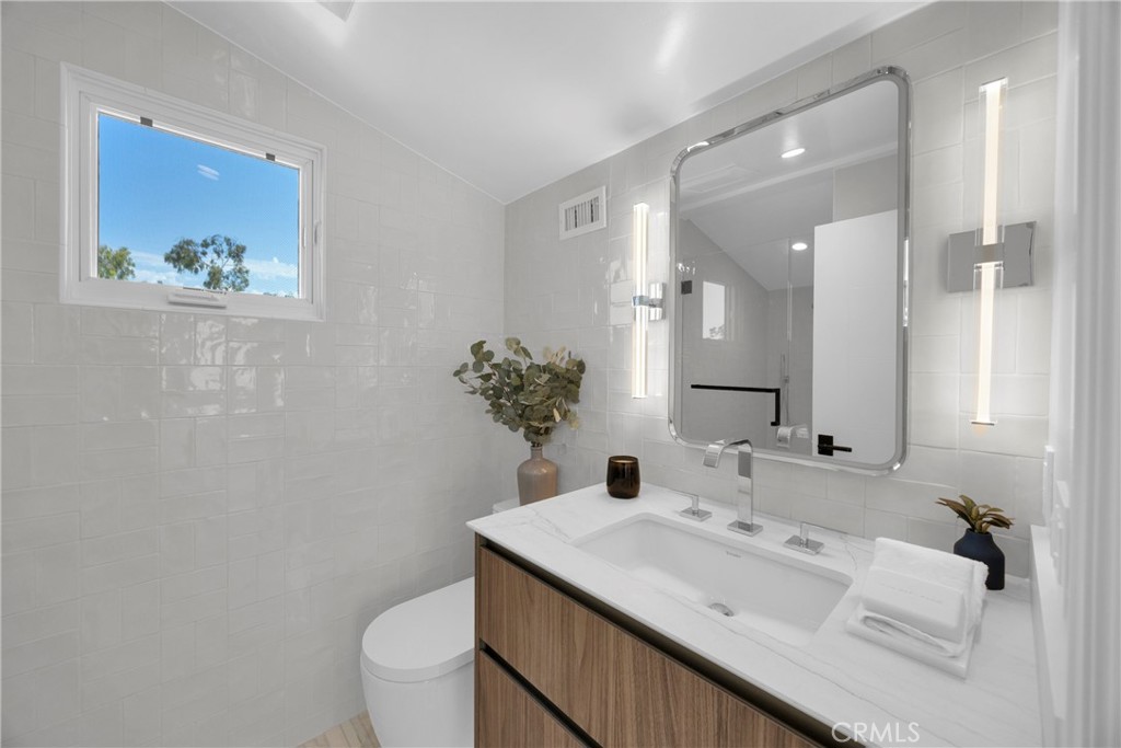321 Larkspur Avenue 1/2, Corona Del Mar CA 92625 - photo 27