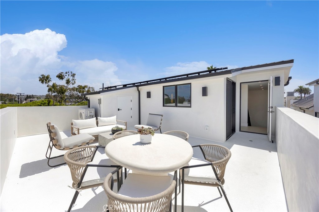 321 Larkspur Avenue 1/2, Corona Del Mar CA 92625 - photo 29
