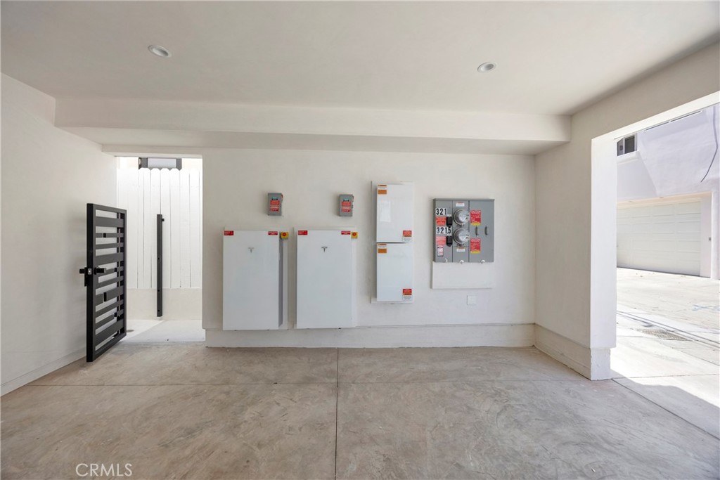 321 Larkspur Avenue 1/2, Corona Del Mar CA 92625 - photo 36