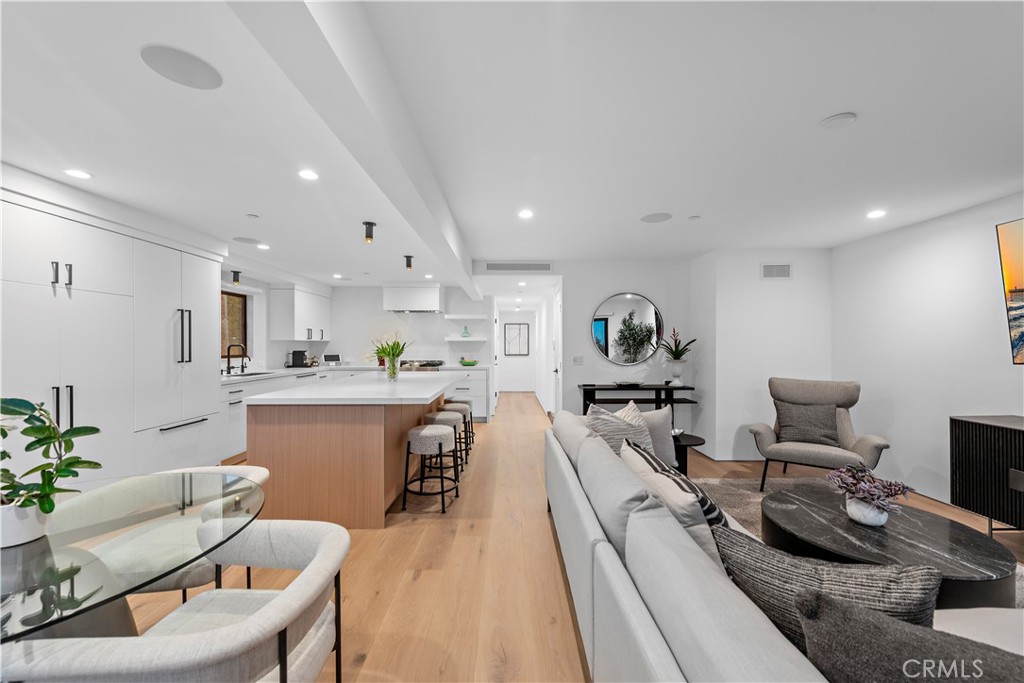 322 1/2 Iris Avenue, Corona Del Mar CA 92625 - photo 1