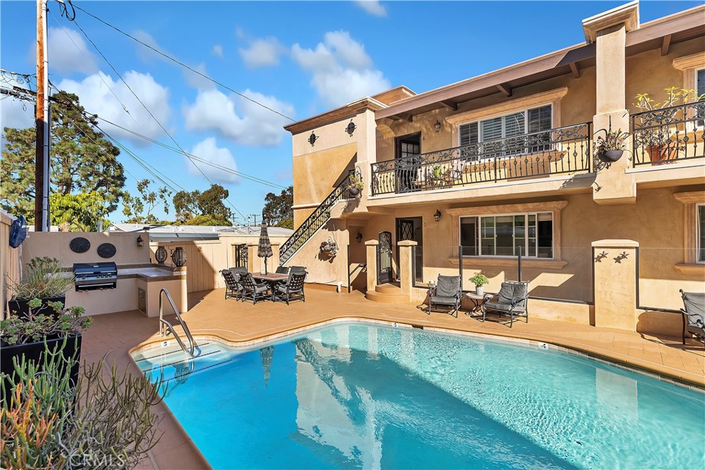 329 Marguerite Avenue 3, Corona Del Mar CA 92625 - photo 3