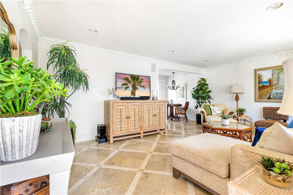329 Marguerite Avenue 3, Corona Del Mar CA 92625 - photo 4