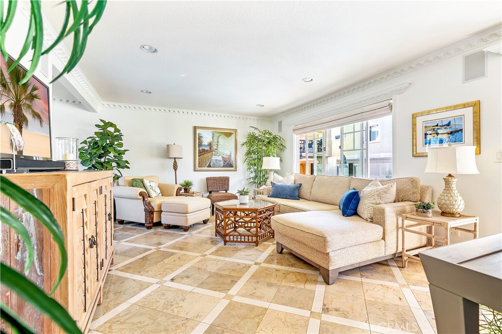 329 Marguerite Avenue 3, Corona Del Mar CA 92625 - photo 5