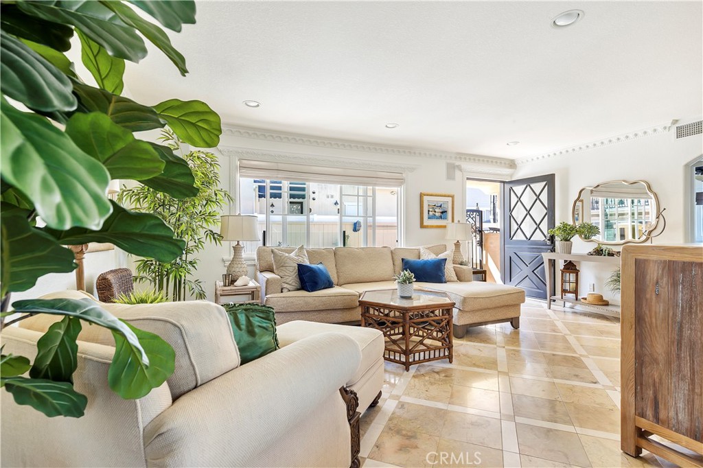 329 Marguerite Avenue 3, Corona Del Mar CA 92625 - photo 6