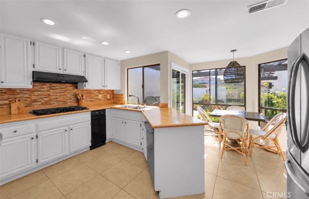 33 White Water Dr, Corona Del Mar CA 92625 - photo 14