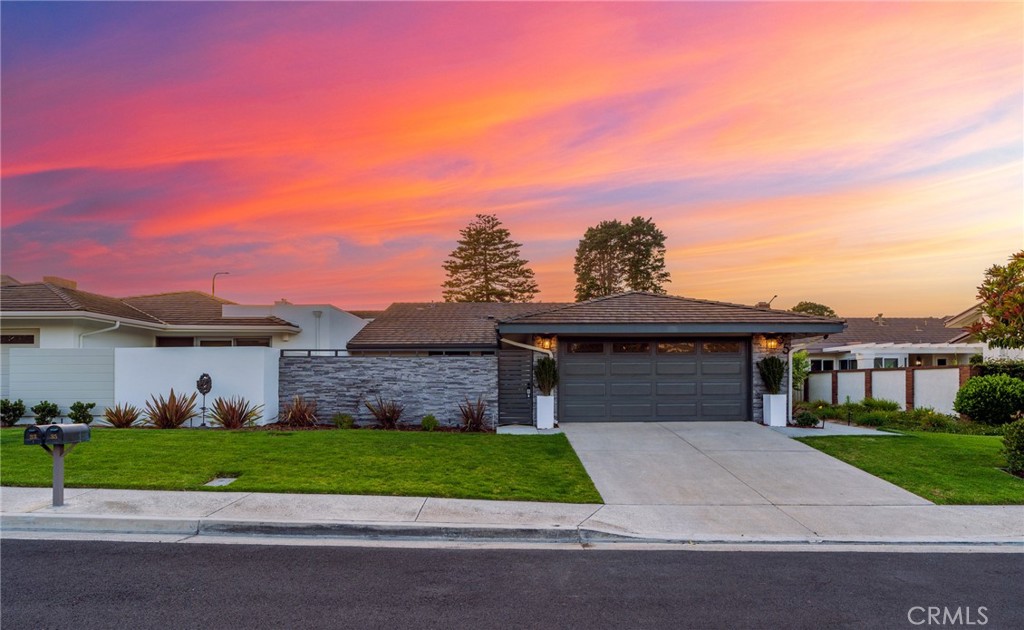 35 Beachcomber Drive, Corona Del Mar CA 92625 - photo 1