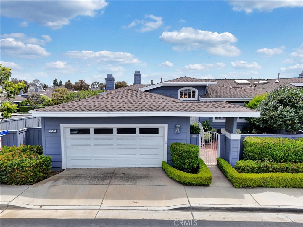 Single story, upper unit - 3511 Daffodil Avenue 14, Corona Del Mar CA 92625 - photo 1