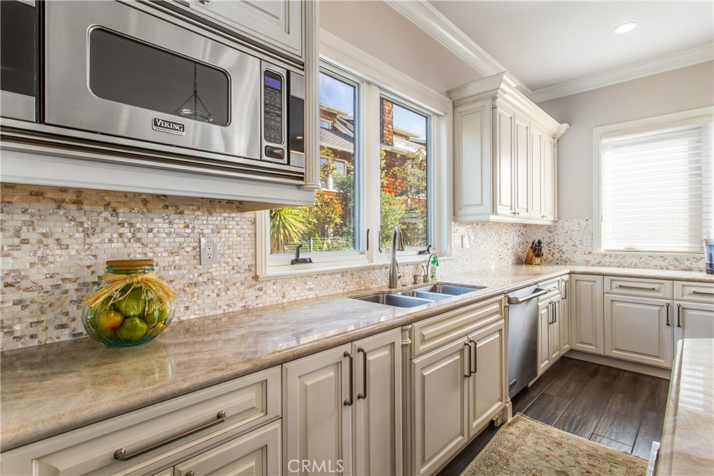 352 Hazel Drive, Corona Del Mar CA 92625 - photo 11