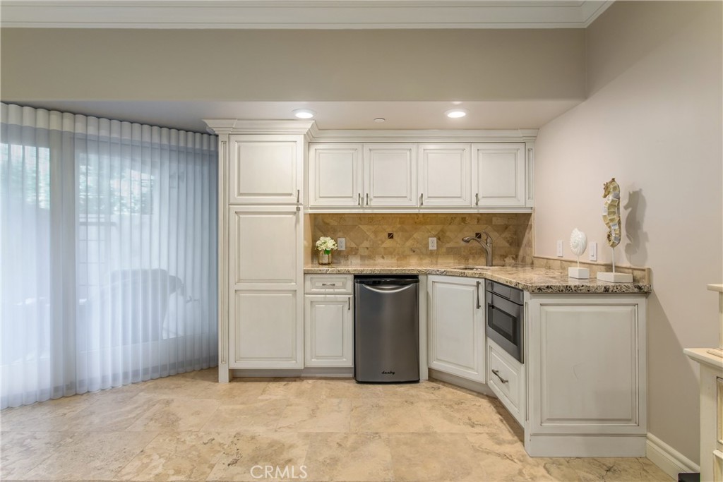 352 Hazel Drive, Corona Del Mar CA 92625 - photo 36