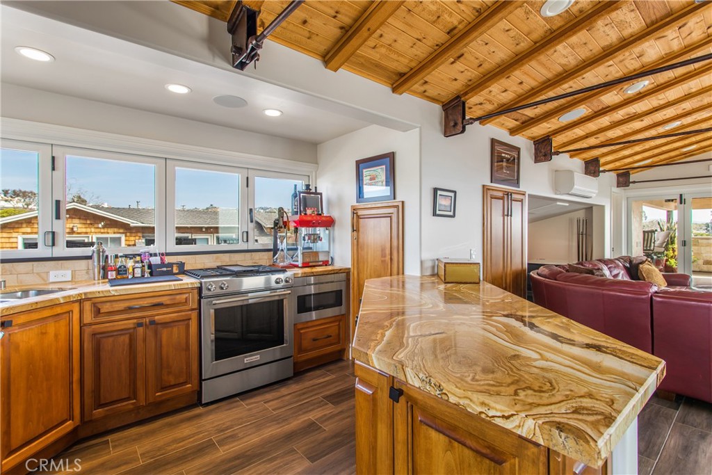 352 Hazel Drive, Corona Del Mar CA 92625 - photo 43