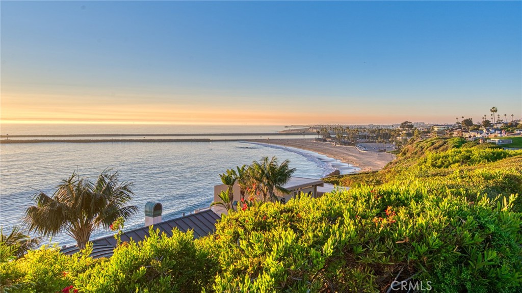 Ocean views - 3628 Ocean Boulevard, Corona Del Mar CA 92625 - photo 2