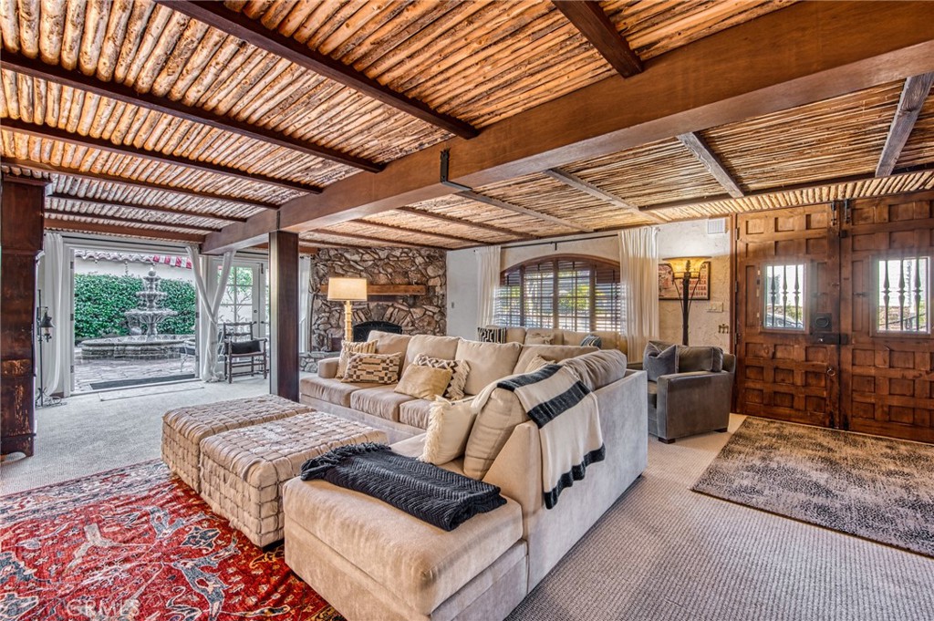 Family room w views to backyard - 3628 Ocean Boulevard, Corona Del Mar CA 92625 - photo 15