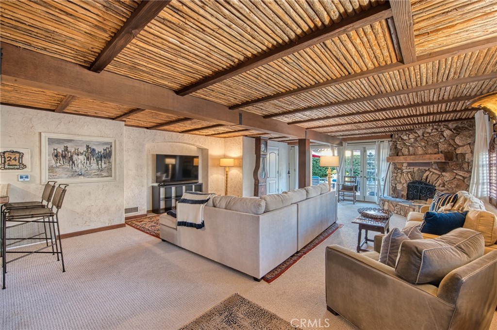 Family room - 3628 Ocean Boulevard, Corona Del Mar CA 92625 - photo 16