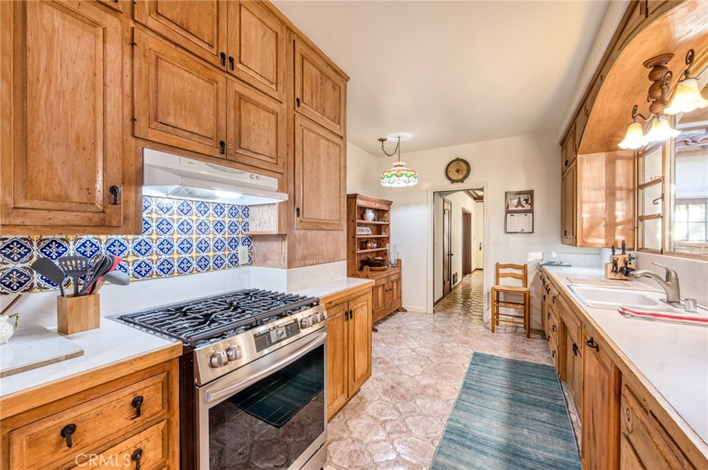 Kitchen - 3628 Ocean Boulevard, Corona Del Mar CA 92625 - photo 17