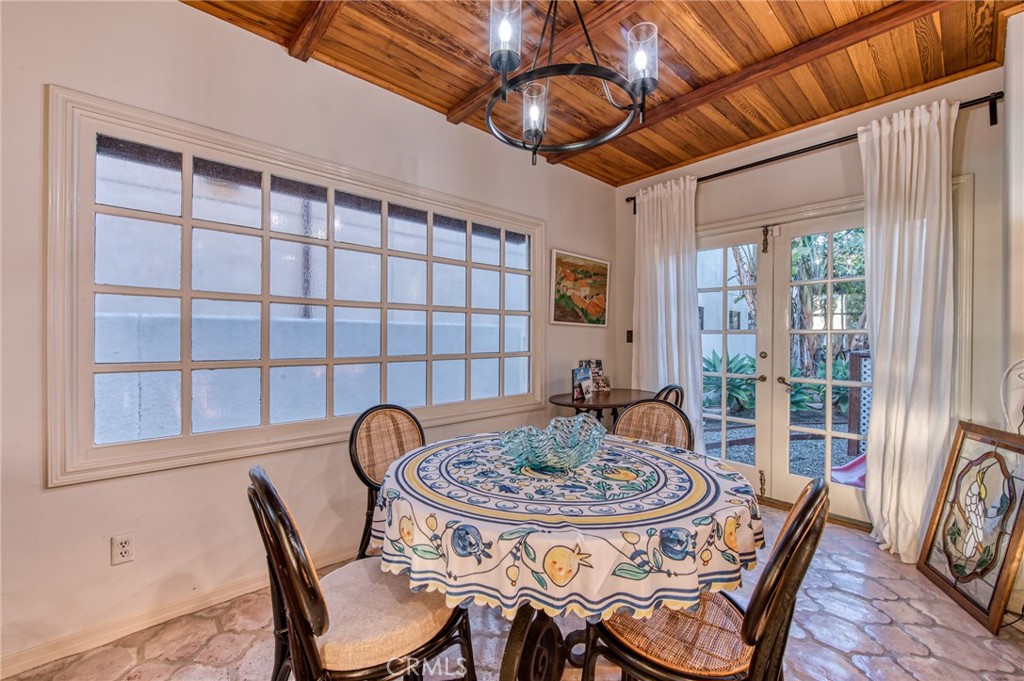 Breakfast room - 3628 Ocean Boulevard, Corona Del Mar CA 92625 - photo 18