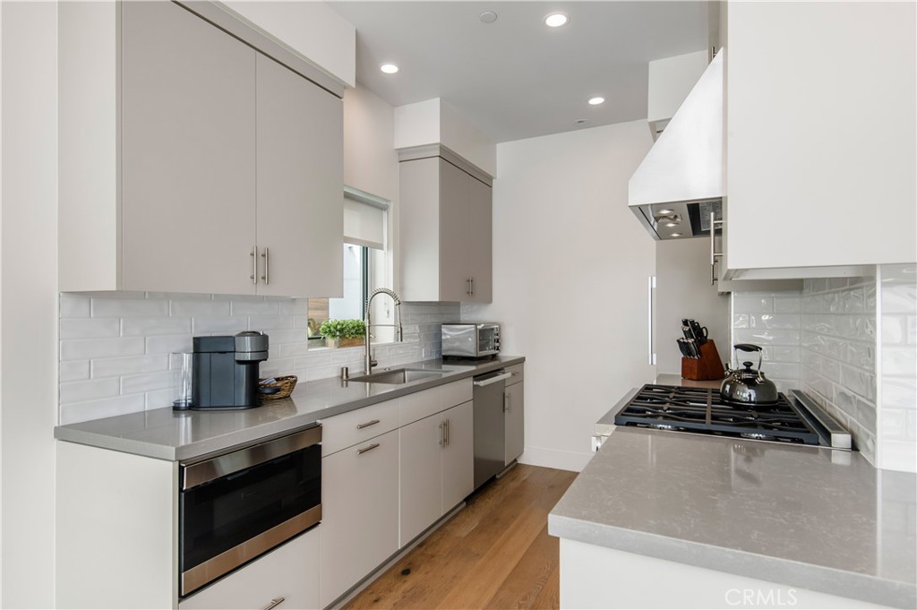 3920 E Coast Highway, Corona Del Mar CA 92625 - photo 19