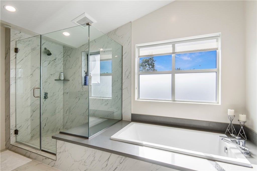 Primary Bath - 3920 E Coast Highway, Corona Del Mar CA 92625 - photo 31