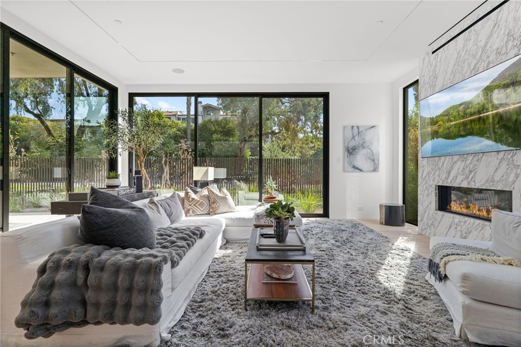 400 Heliotrope, Corona Del Mar CA 92625 - photo 4