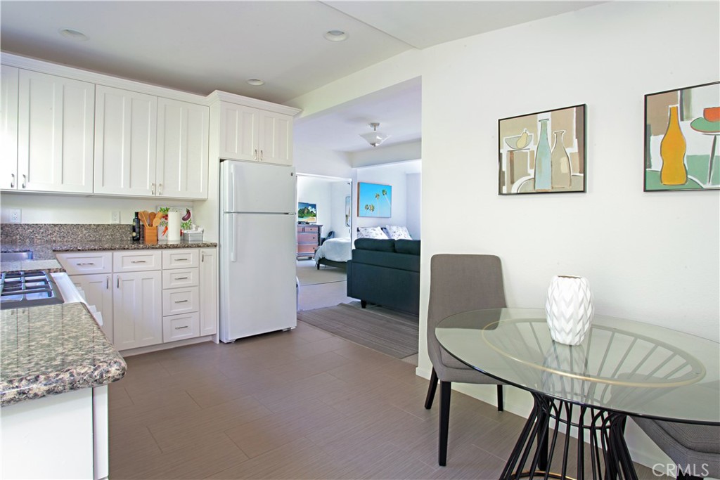 405 Heliotrope Avenue B, Corona Del Mar CA 92625 - photo 3