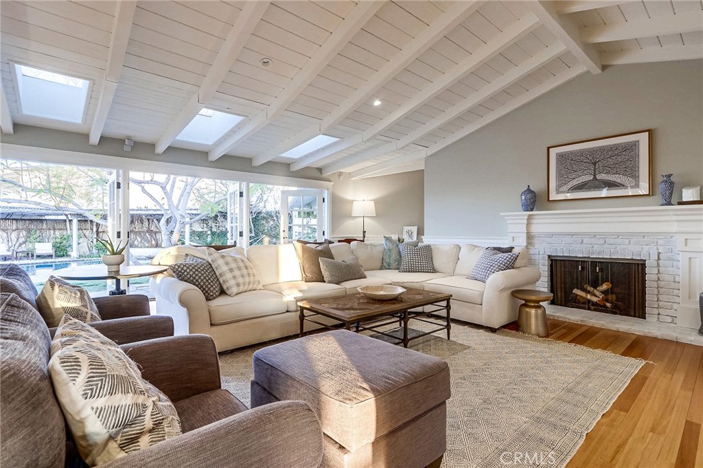 407 Mendoza Terrace, Corona Del Mar CA 92625 - photo 1