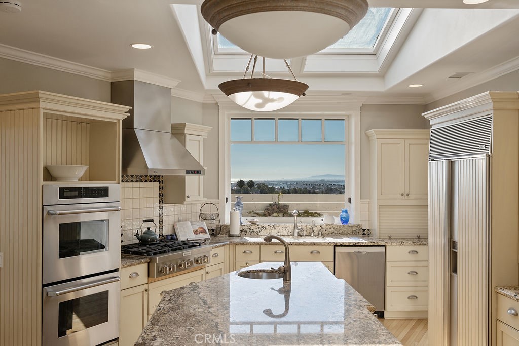 407 Mendoza Terrace, Corona Del Mar CA 92625 - photo 31