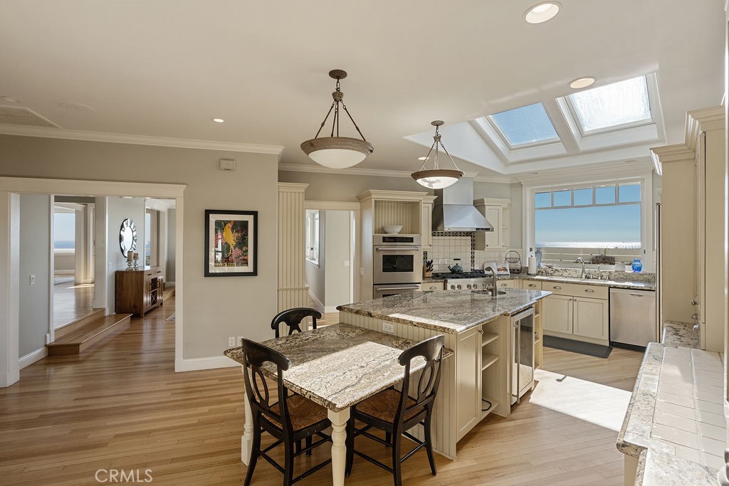 407 Mendoza Terrace, Corona Del Mar CA 92625 - photo 32