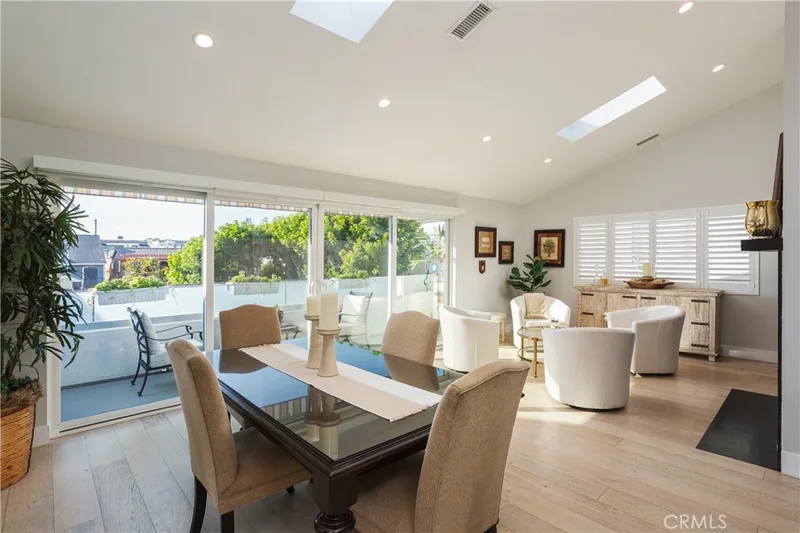 410 1/2 Poinsettia Avenue, Corona Del Mar, CA 92625