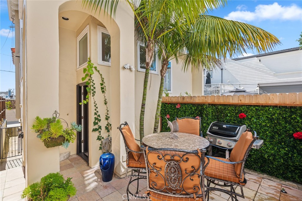 410.5 Goldenrod Avenue B, Corona Del Mar CA 92625 - photo 2