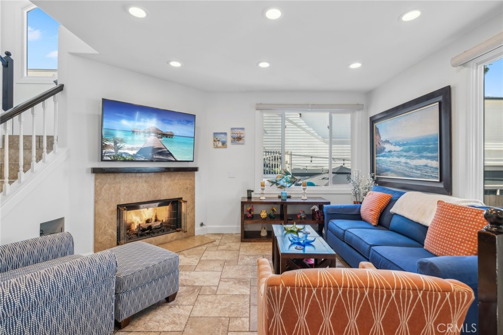 410.5 Goldenrod Avenue B, Corona Del Mar CA 92625 - photo 3