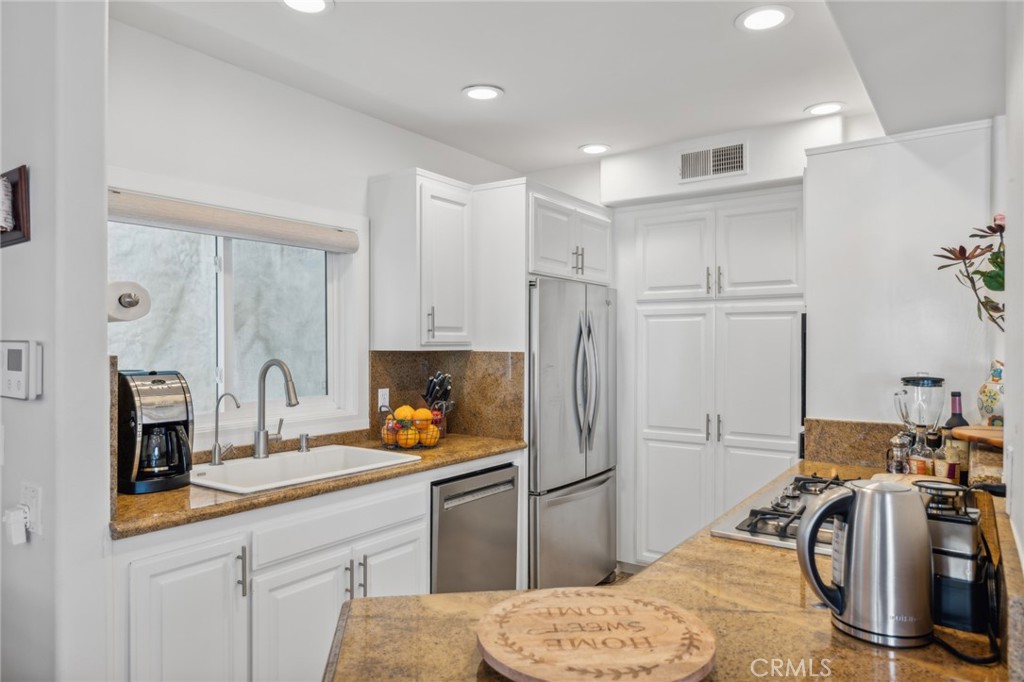 410.5 Goldenrod Avenue B, Corona Del Mar CA 92625 - photo 11