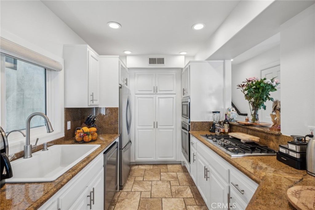410.5 Goldenrod Avenue B, Corona Del Mar CA 92625 - photo 12