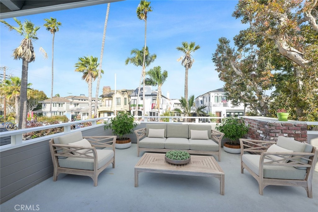 411 Goldenrod B, Corona Del Mar CA 92625 - photo 1