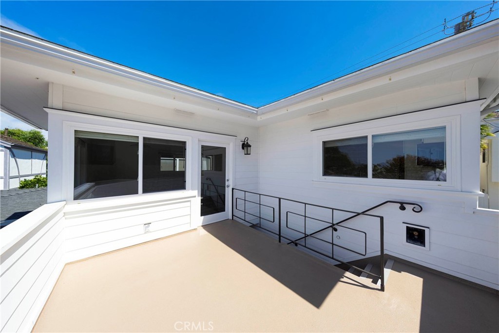 Private deck leading to 412.5 Dahlia Ave. - 412 1/2 Dahlia Avenue, Corona Del Mar CA 92625 - photo 6