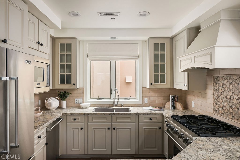 412 1/2 Goldenrod, Corona Del Mar CA 92625 - photo 8