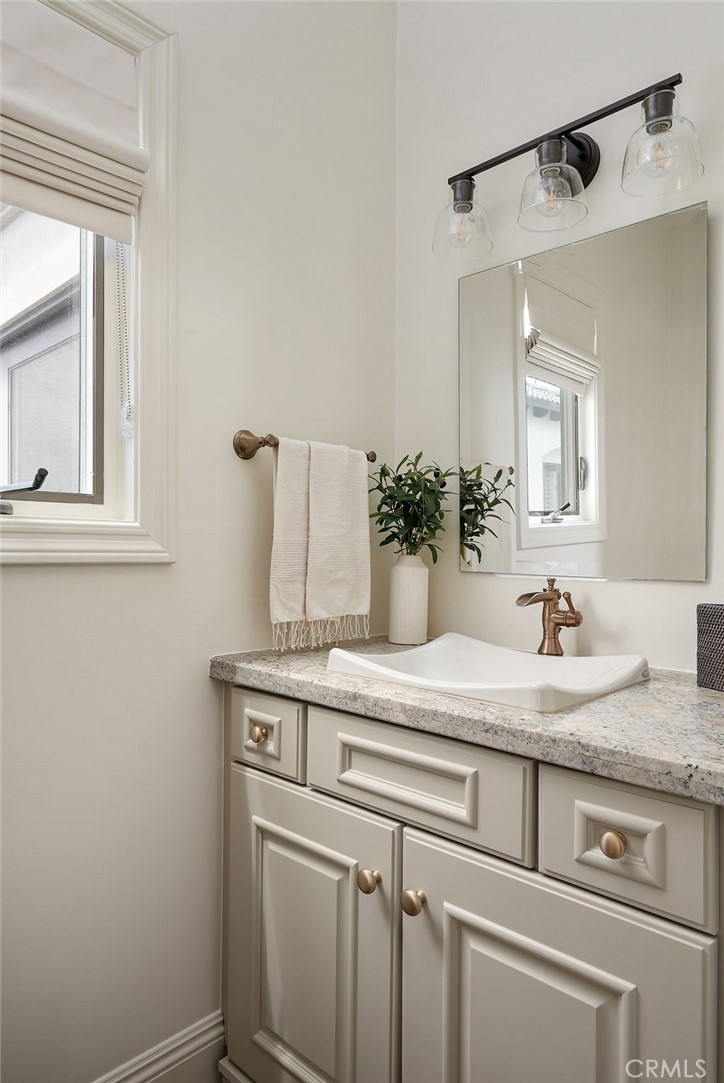 Powder Bath - 412 1/2 Goldenrod, Corona Del Mar CA 92625 - photo 14