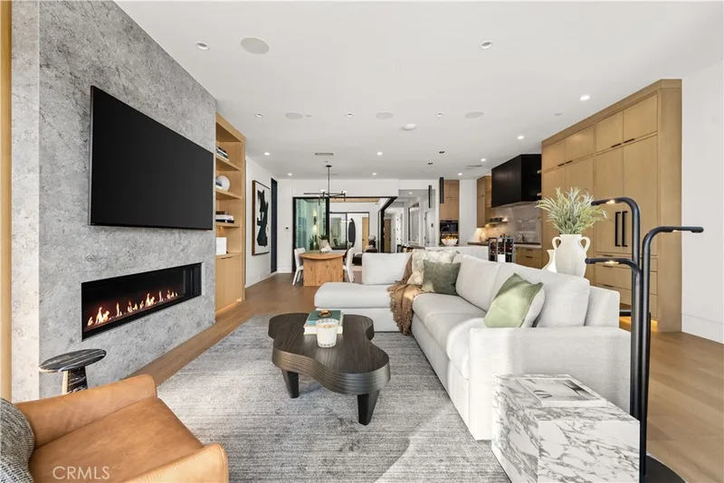 412 Heliotrope, Corona Del Mar, CA 92625