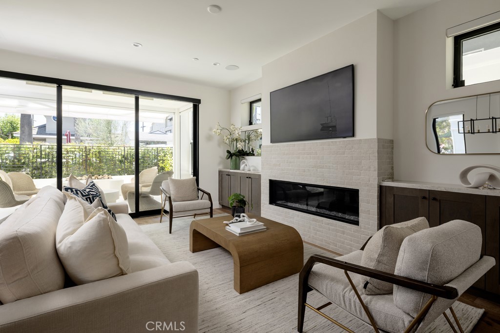 419 Goldenrod Avenue, Corona Del Mar CA 92625 - photo 3