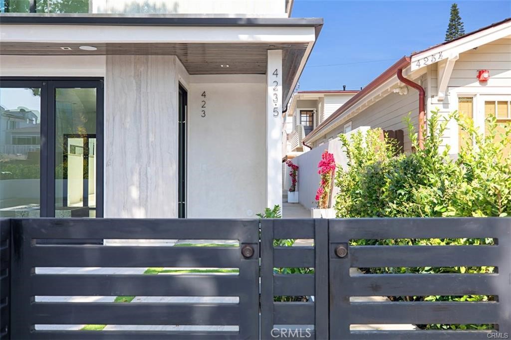 423 Orchid Ave 1/2, Corona Del Mar CA 92625 - photo 2