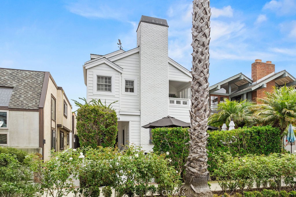 426 Goldenrod Avenue 1/2, Corona Del Mar CA 92625 - photo 1